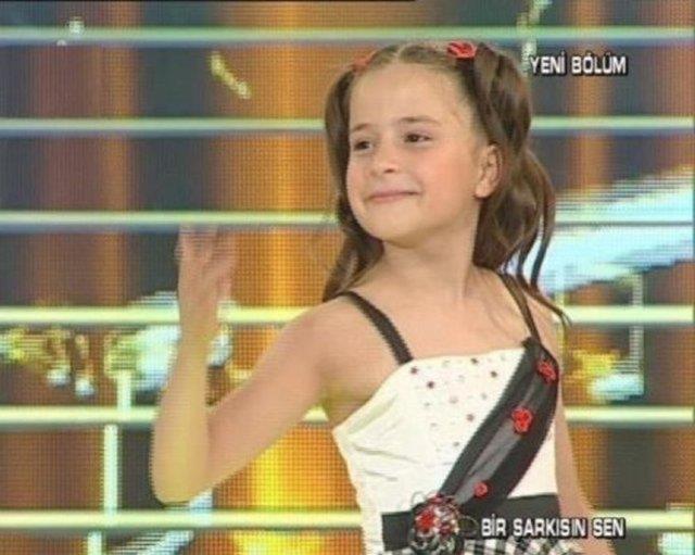 Katld "Bir arksn Sen" adl ocuk ark yarmas ile 9 yanda ne kavuup, byk alk alan, fndk kurdu lakapl Berna'nn son hali artt..