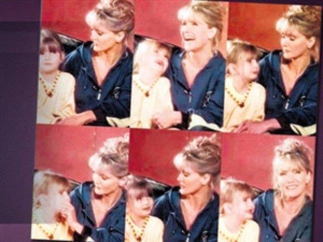  aylkken ailesiyle birlikte Trkiye'ye geldi. lkrenimini burada tamamladktan sonra on bir yanda annesiyle birlikte Avustralya'ya yerleti.