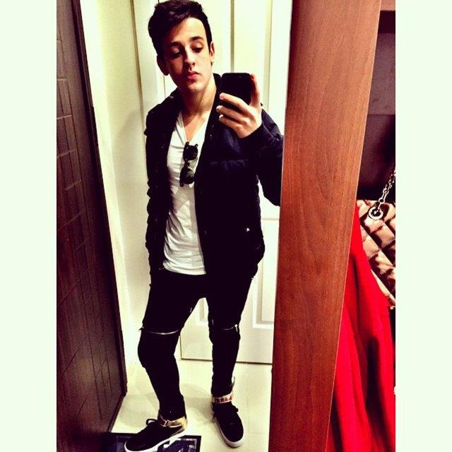 Ege'yi sosyal medyada Rihanna bile takip ediyor.