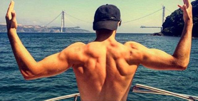 Okula ve spora younlaan Batuhan, Instagram hesabnda paylat fotoraflarla takipilerini artyor.