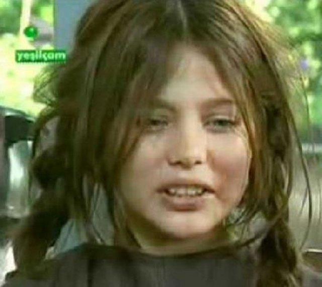 Abdullah imdilerde bambaka bir grnmle kyor izleyicilerin karsna...