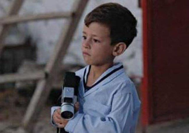 aan Irmak'n 2005 tarihli Babam ve Olum filminde Deniz roln oynayan Ege Tanman herkesi alatmt.