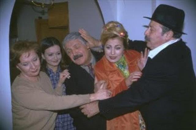 Bir dnemin efsane dizisi Bizimkiler'de Tak Tak Sedat ve Serpil'in kz Asl rolnde karmza kan Bilge Parlak'a bir de imdi bakn...