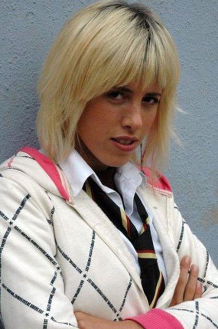 Bir zamanlarn en ok izlenen dizilerinden Arka Sradakiler dizisinde zge karakterini canlandran Sevda Dalg'n yeni hali grenleri artyor.