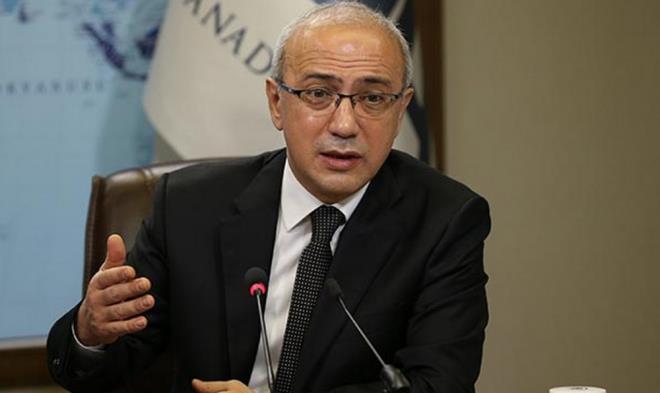 KABNEDE KRTK SMLER  YATIRIMLARIN koordinasyonundan sorumlu Babakan Yardmcs Ltfi Elvan&#8217;n yeni kabinede olup olmayaca da tartlyor. Davutolu&#8217;nun yakn mesai arkadalarndan olan Elvan, kabinede reformlar ve yatrmlarn koordinasyonu ve izlenmesi ile yatrm ortamnn iyiletirilmesinden sorumlu.