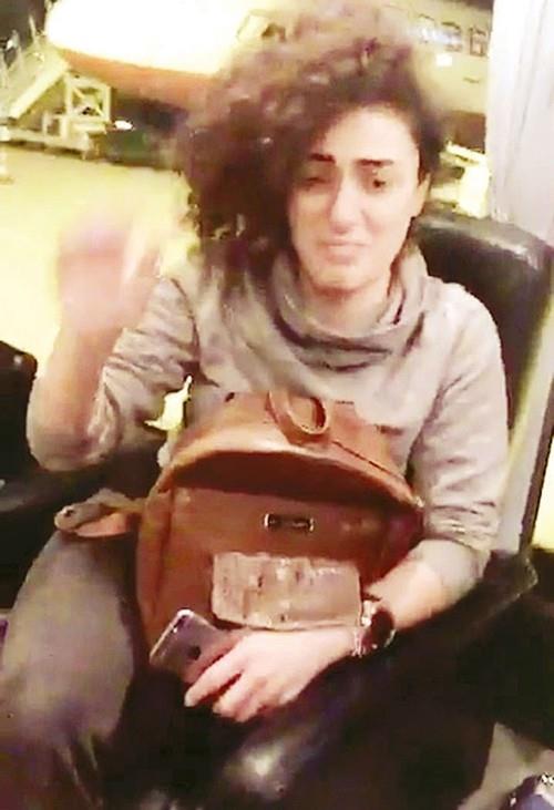 do ve kardeim diye hitap ettii tak nl sanaty ehir dna uurlarken ektikleri fotorafta Dilan tak'n gzyalar dikkat ekti.