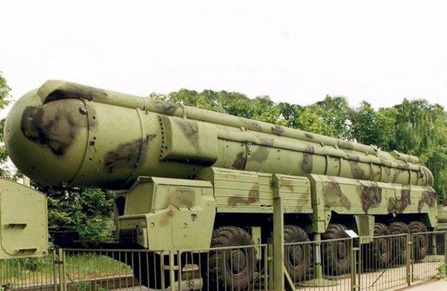 DF-41, menzili 12.000 ile 15.000 km arasnda deiebilen kat yaktla alan balistik fze sistemidir. Gelitirilme aamasnn bitmesinin ardndan Dnya'nn en yksek tahrip gcne sahip fzelerden biri olaca belirtilmektedir.