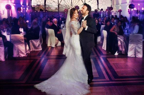 Bu zel gnnde dostlar mutlu ifti yalnz brakmad. Trkiye'den ok sayda davetli dne katld.