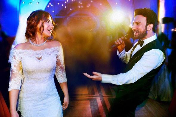 Getiimiz gnlerde srpriz bir kararla evlenen Tarkan Almanya'daki dnnden fotoraflar sosyal medyadan paylat.