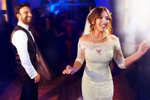 Birlikte dans edip ark syleyen iftin keyifli anlar objektiflere byle yansd.