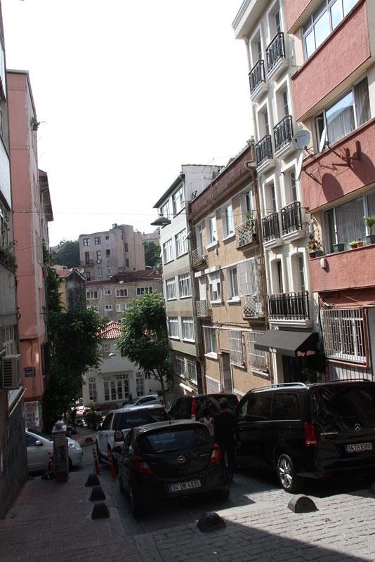 Yine harebe bir bina satn alan mirzalolu, tadilat yaptktan sonra be katl Apart Hotel&#8217;i hizmete at.