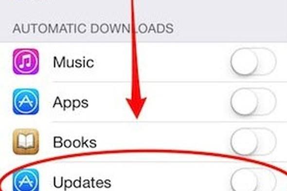 Otomatik Gncelletirmeler zelliinde olduu gibi Otomatik ndirme zelliinin de kapal olmas gerekiyor. Zira iPad'e yklediiniz iPhone uyumlu bir uygulamann otomatik olarak iPhone'a yklenmesi sz konusu ki, gereksiz yere iPhone'larn yavalatabilir.