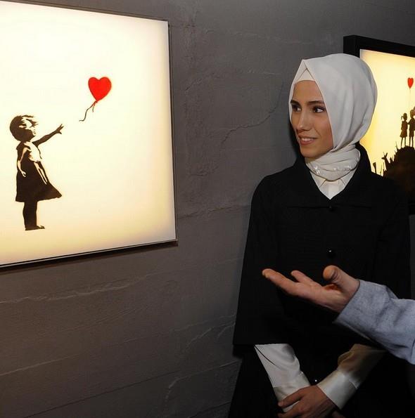 GSTER MERKEZNDE HAZIRLIK    Nikh treninin yaplaca Kkekmece Yahya Kemal Beyatl Gsteri Merkezi'nde de hazrlklar hzland. Belediye iileri evre dzenlemesi yapyor, boyalar yeniliyor.