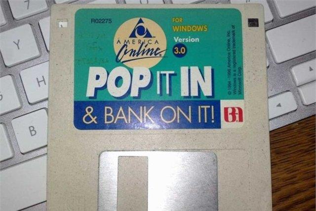 Disketle balant  <br>  demeli balantlar iin bu tarz disketler bilgisayarlara yerletirildi.