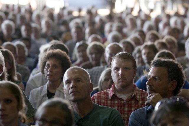 evreyi dzenli olarak kirlerek ekosistemi bozan insanolu olmasayd, kurtlar, geyik ve ay ve gnmzde Afrika'da yaad bilinen gergedanlar ve filler Kuzey Avrupa'da yaayabilirdi.