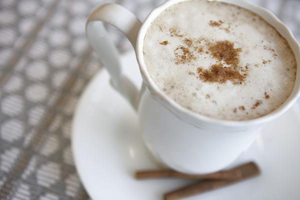 St, ierdii kaliteli protein ve lioneik asit gibi ya moleklleri ile kilo kontrolne yardmc oluyor. Gl kemikler iin birebir.