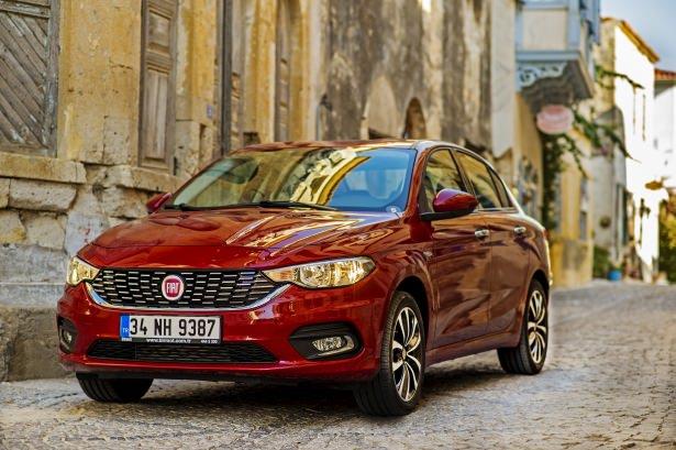 Fiat Egea'larda 30 bin TL'ye 15 ay faizsiz vadelendirme ya da 24 bin TL'ye 20 ay faizsiz vadelendirme uygulanyor.