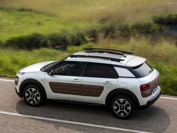 Ayrca C4 Cactus&#8217;n Shine versiyonunda Cam Tavan opsiyonu hediye olarak sunuluyor.