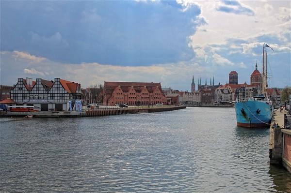 Proje ile Polonya'daki nehirler ve dier su yollar, geniletilecek, derinletirilecek ve nehirler kanallarla birbirlerine balanacak.