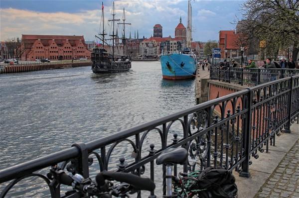 Polonya hkmeti, lkeyi bir a gibi saran su yollarn daha da geniletmek ve su otobanlar haline getirmek iin yeni bir projeyi hayata geireceini aklad.