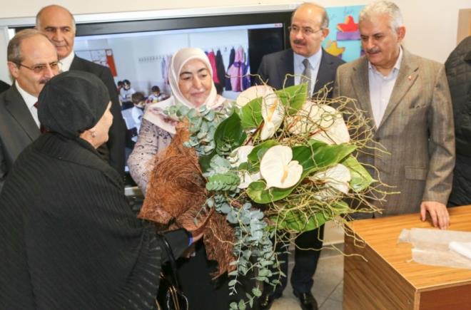 Erzincan Refahiye doumlu olan Semiha YILDIRIM, ilk ve orta renimini tamamladktan sonra hep hayalini kurduu retmen okulunu kazanm ve 1972 ylnda retmenlik mesleine Refahiye / Yurtba Ky lkokulu'nda balad.