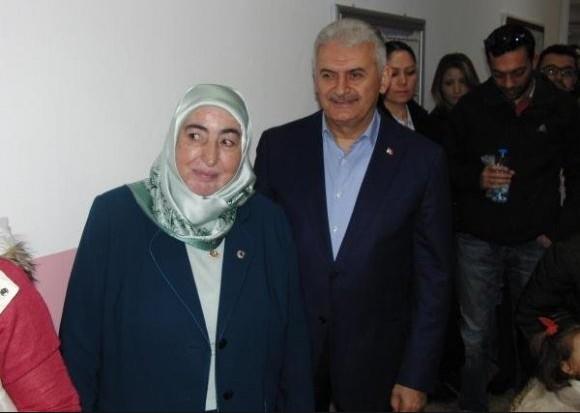 lkokul 1. snft, girdim, uultudan durulmuyor. ocuklar beni yok farz ediyor. Ne yapacam ardm. Sus demem kar etmiyor.