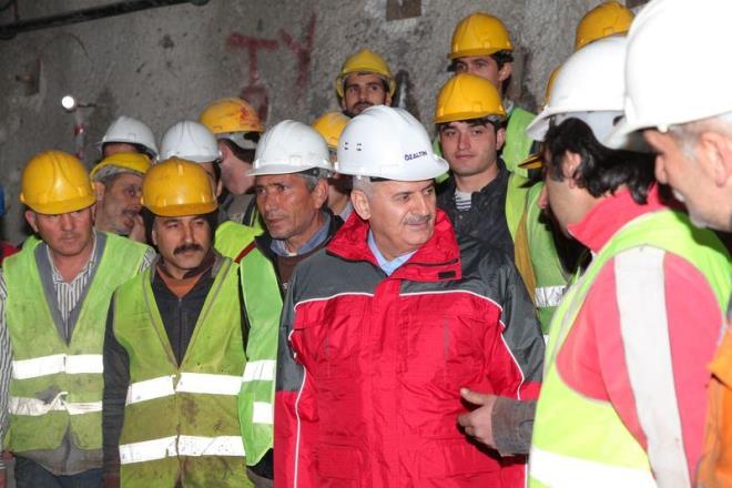 1978 &#8211; 1993 yllar arasndaTrkiye Gemi Sanayi Genel Mdrl ve Camialt Tersanesi&#8217;ndeeitli kademelerde yneticilik yapt.