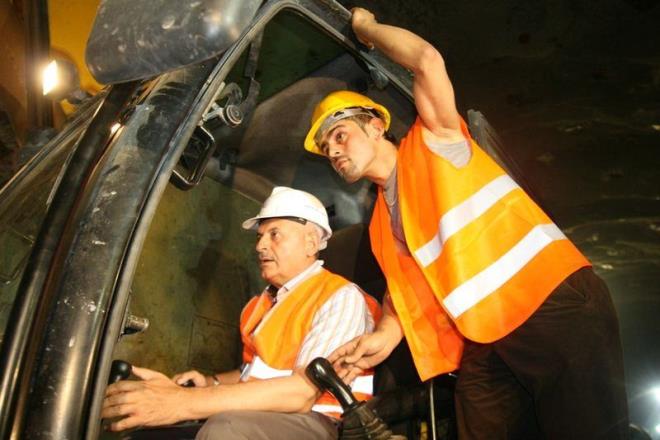 stanbul &#8211; zmir Otoyolu ve dnyann en uzun asma kprlerinden biri olan zmit Krfez Geii Kprs