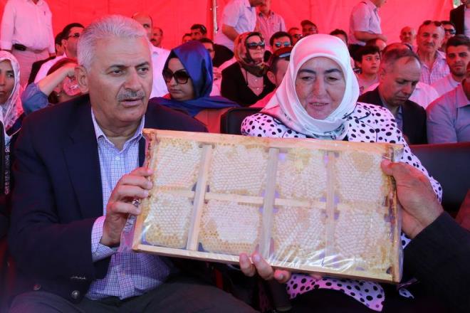 Marmaray projesi ile stanbul&#8217;un Asya ve Avrupa yakalarnn denizaltndan demiryolu ile birbirine balanmas,