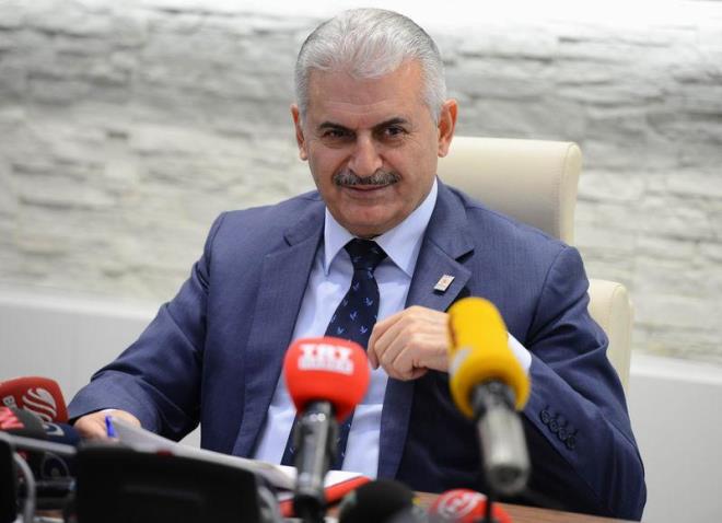 Halen sve Malm&#8217;de bulunan Dnya Denizcilik niversitesi ( WMU ) Ynetim Kurulu yelii grevini srdrmektedir. Dnya Denizcilik niversites,, Berlin Teknik niversitesi&#8217;nin de iinde bulunduu ok sayda niversite tarafndan kendisine Fahri Doktora nvan verildi.