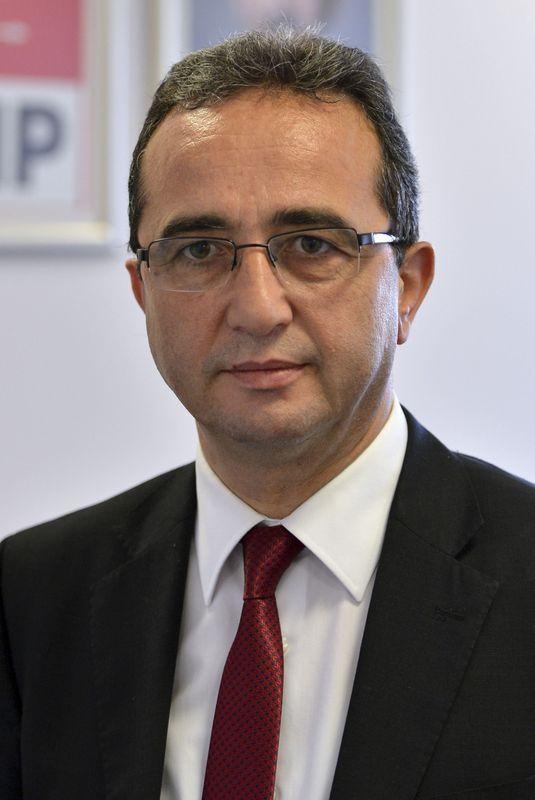 CHP Aydn Milletvekili Blent Tezcan<<br>    1 fezleke.