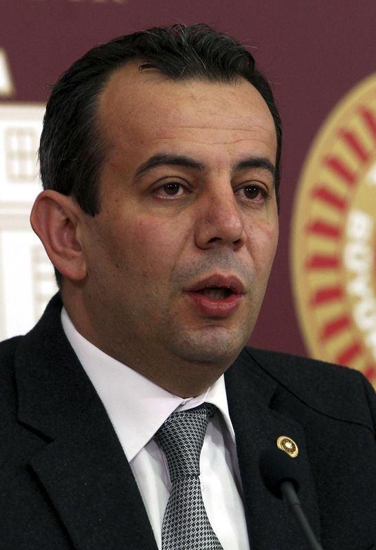 CHP Bolu Milletvekili Tanju zcan  <br>  4 fezleke.