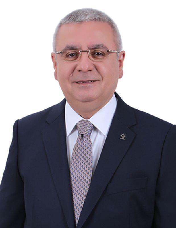 AK PART stanbul Milletvekili Mehmet Metiner  <br>  4 fezleke.