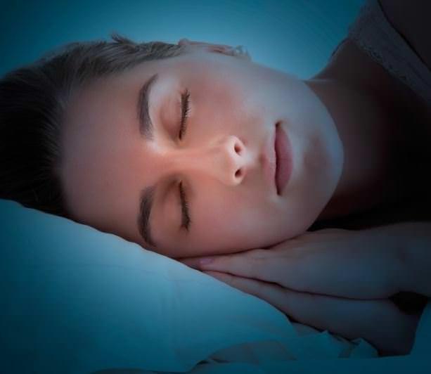 Ortalamay 8 saat alrsak bir insan mrnn 3'te 1'ini uyumakla geiriyor. Bu sebeple uyku gerekten de ok nemli bir durum. Ortalama ne kadar uyumalyz?