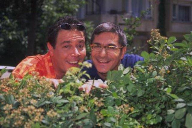 Uzun sredir ekranlardan uzak kalan ve zor gnler yaayan Yaln Mente'e Zahide Yeti yardm etti. Yeti, canl yaynda SGK uzman Ertan Nacar'n desteiyle Yaln Mente'in tm borlarnn sildiini syledi.