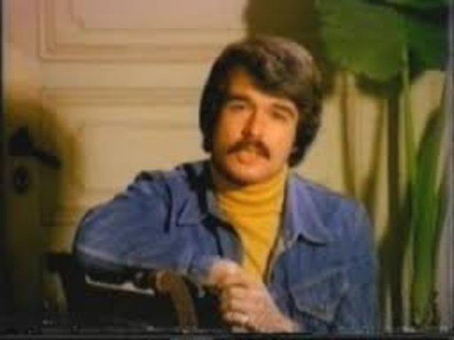 Bir ay nce ameliyat olan Hekimolu'nun, geen yllarda batan yapm irketi nedeniyle ekonomik olarak da zor durumda olduu belirtildi...