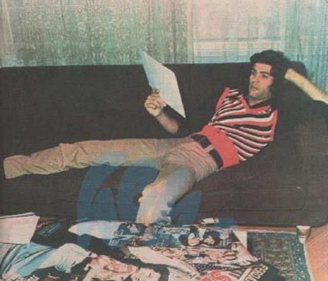 Ama 1976 ylnda geirdii trafik kazas onun iin sonun balangc oldu. Geirdii trafik kazasndan sonra sa el bileinin sinirleri kesildi. 1953 doumlu Engin bu olay olduunda henz 23 yandayd. Yaadklarn kaldramad. Hayata kst ve alkole snd. Bir ka yl sonra hayatnda baz eyler yoluna girer gibi oldu. 30 yana geldiinde stanbul'un tannm ailelerinden birinin kz olan Asiye Genaaolu ile nianland. Gzellik salonu iletmeye balad.