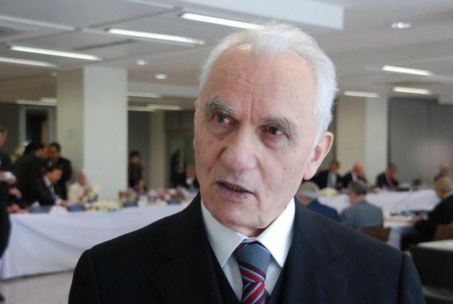 Yaar Yak<br>    Dileri Bakan