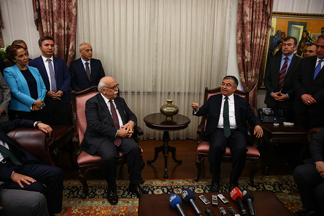 "Bu milletin makamdr." diyen Ylmaz, milletin makamlarnn kimseye tapulu olmadn, geici olarak gelindiini, bu srede de millete hizmet edildiini vurgulad.