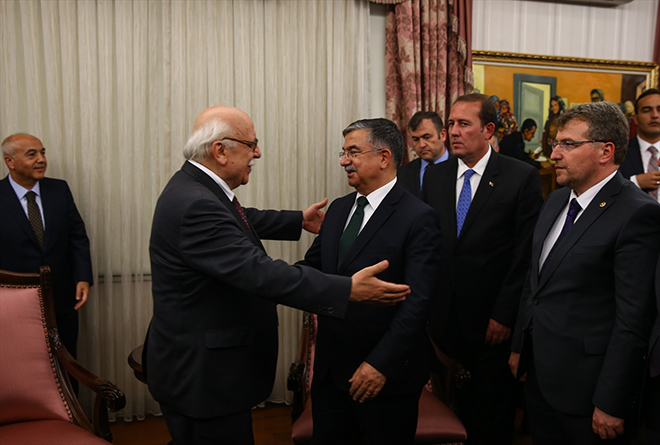 Milli Eitim Bakanlnda dzenlenen devir teslim treninde konuan Ylmaz, Milli Eitim Bakanlnn, Trkiye'nin en nemli bakanlklarndan biri olduunu belirterek, nesil yetitirmenin nemine deindi.