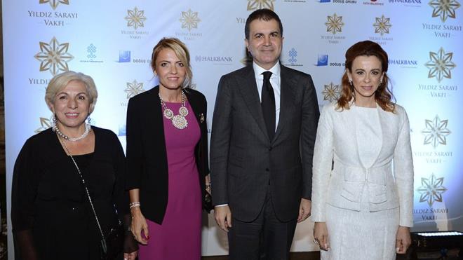 AVRUPA BRL BAKANI MER ELK<br>    Aslen Adanal...  Kabinenin tek bekar olan mer elik 1968 doumlu. Gazi niversitesi ktisadi ve dari Bilimler Fakltesi mezunu olan elik,  2002-2013 yllar aras Genel Bakan Siyasi Danmanl, Ak Parti D likilerden sorumlu Genel Bakan Yardmcl, Kltr ve Turizm Bakanl yapt.