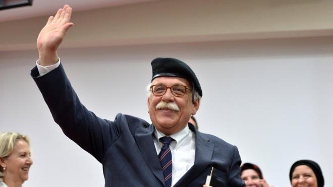 KLTR VE TURZM BAKANI NAB AVCI  <br>  Aslen Bilecikli.  1953 doumlu. ODT dari Bilimler Fakltesi mezunu. Babakan Bamavirlii, UNESCO Trkiye Milli Komisyonu Bakanl, Millli Eitim Bakanl yapt. Evli ve 5 ocuk babas