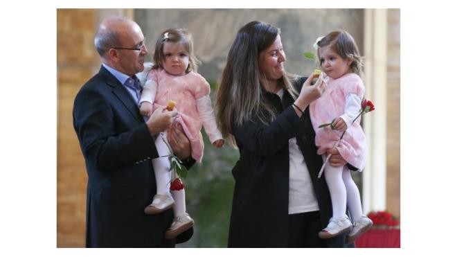 BABAKAN YARDIMCISI MEHMET MEK  <br>  Aslen Batmanl...  1967 doumlu olan imek Ankara niversitesi Siyasal Bilgiler mezunu. Merill Lynch'te Ekonomist ve Stratejist, Ekonomiden Sorumlu Devlet Bakanl, Babakan Yardmcl yapt. Evli ve 3 ocuk babas