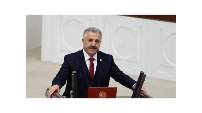 ULATIRMA, DENZCLK VE HABERLEME BAKANI AHMET ARSLAN  <br>  Aslen Karsl...  1962 doumlu.. T Gemi naat ve Deniz Bilimleri Fakltesi mezunu. Denizcilik Mstearl Genel Mdr Yardmcl yapt. Evli ve 1 ocuk babas