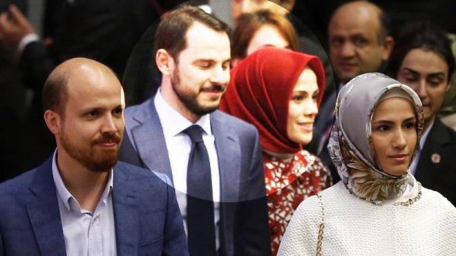 ENERJ VE TAB KAYNAKLAR BAKANI BERAT ALBAYRAK<br>    1978 stanbul doumlu.  stanbul niversitesi ngilizce letme mezunu. AK Parti stanbul Milletvekillii, Enerji ve Tabii Kaynaklar Bakanl yapt. Cumhurbakan Erdoa'n byk kzyla Esma ile evli olan Berat Albayrak'n 2 ocuu bulunuyor.