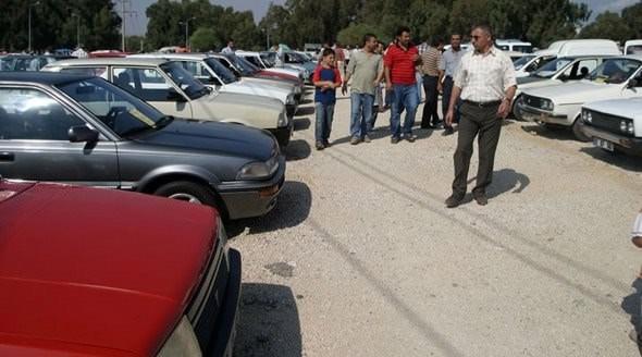 KLTLER, ANAHTARLAR    Otomatik kilit sistemi varsa alp almadn kontrol edin. Yedek anahtar da alyor mu? Aracn hem dnda hem iinde sistemin altndan emin olun.