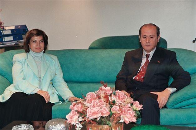 5 Ocak 1998 - DYP Genel Bakan Tansu iller ile MHP Genel Bakan Devlet Baheli TBMM'de biraraya geldi.