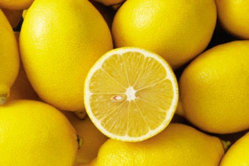 Daha da artc gzlem udur ki: Limon z kt huylu kanser hcrelerini tahrip ederken salkl hcrelere hi zarar vermemektedir.