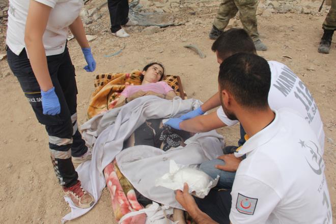 PKK'LI TERRSTLER 'PYON' OLARAK KULLANILDIKLARININ FARKINDA    Nusaybin'de operasyonlar kararllkla devam ettirilirken, bir yandan da PKK'l terristlere teslim olmalar arlar yapld. PKK'l terristlerin, teslim olan kadn terrist Z.K.'nn deyimiyle 'piyon' olarak kullanldklarn bildiklerini ancak girdikleri bu yoldan geri dnemediklerini, Nusaybin'de sona yaklaldn, bir fare gibi kapana ksldklarn farkna varmaya baladklar belirtildi.