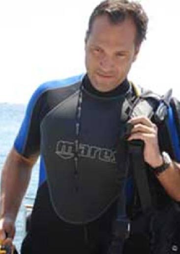 Sava Karaka'da ATV'de sabah program sunuyordu. Karaka sonrasnda belgesel ekti.